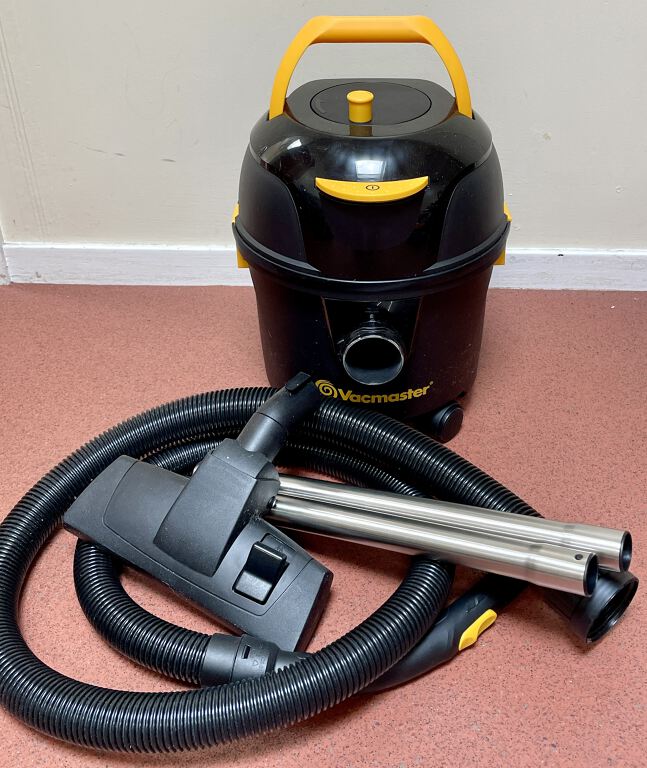 Vacmaster 8L cylinder vacuum