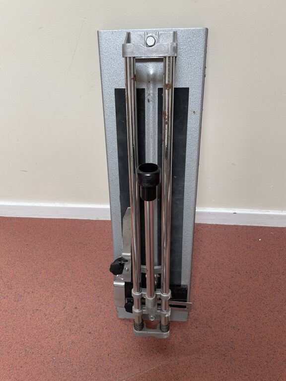 Plasplugs tile cutter