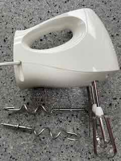Hand mixer