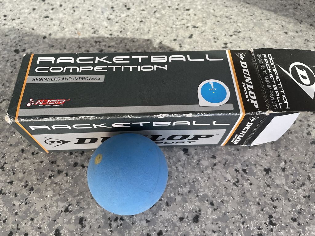 Racketball balls