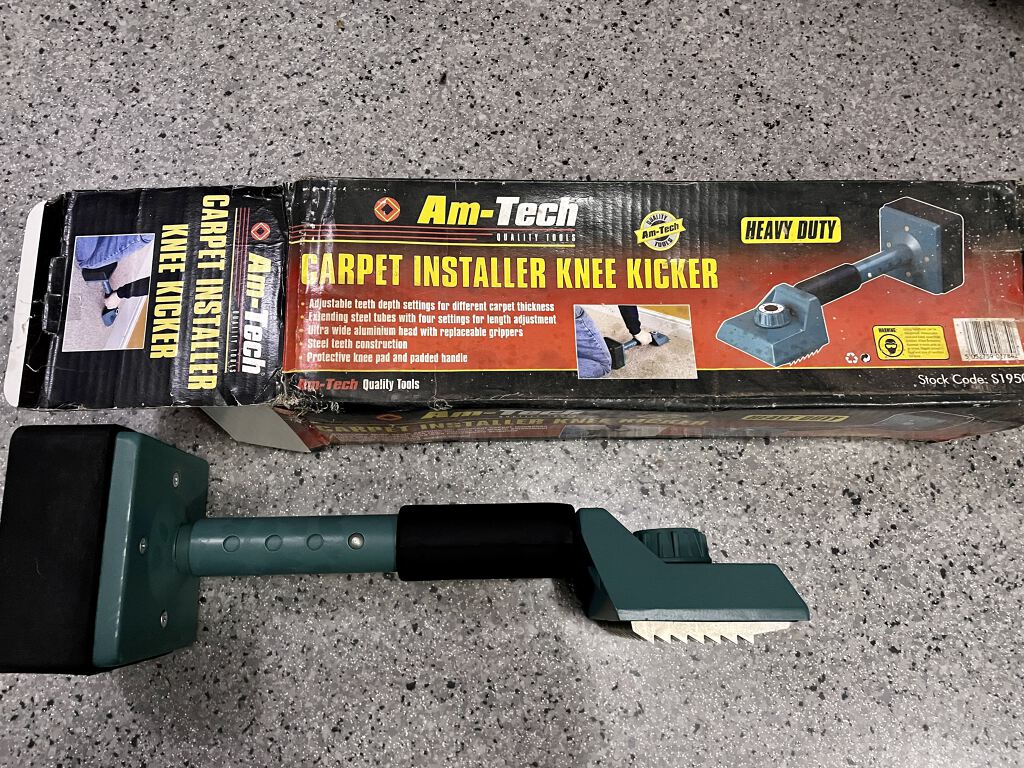 Carpet Installer Knee Kicker