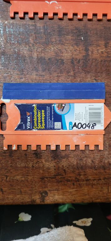 combination spreader/squeegee