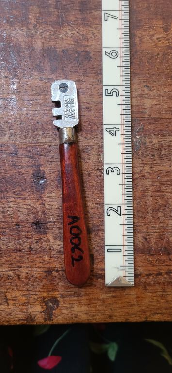 Glass scorer / cutter