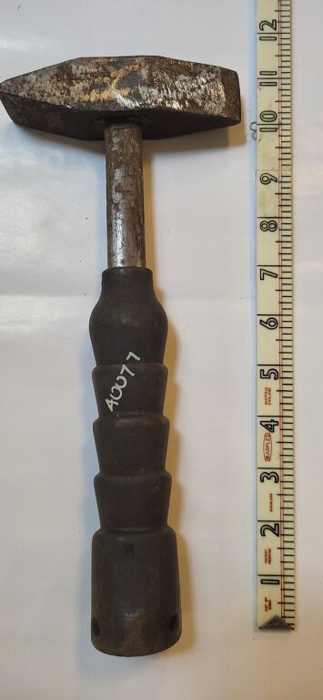 Round-head sledge hammer