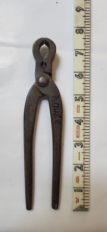 Pliers / pincers