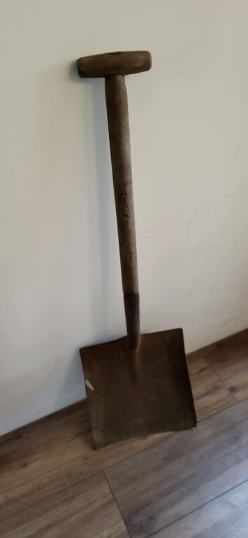 Garden spade