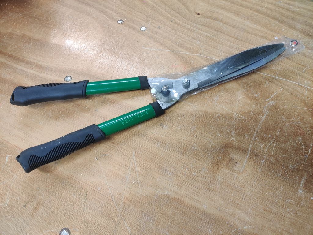 Belfast Tool Library garden sheers