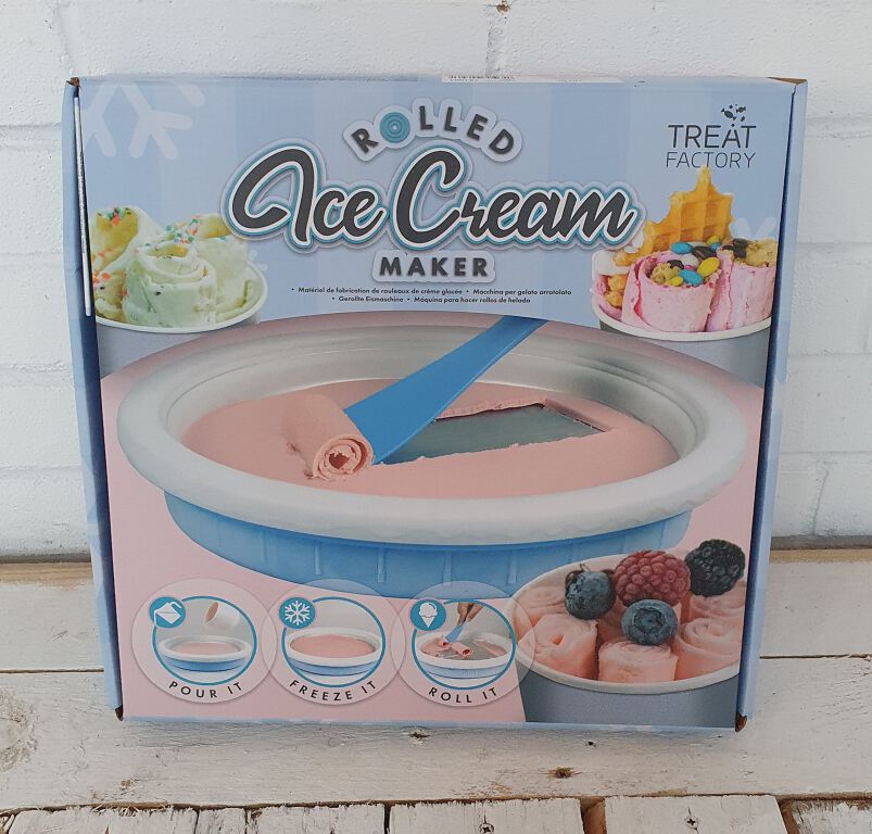 Roller ice cream maker