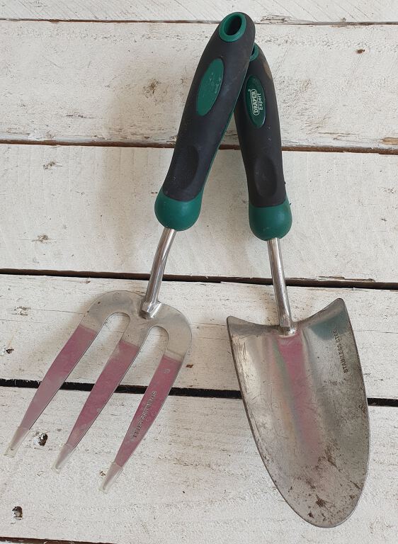 Hand trowel and fork