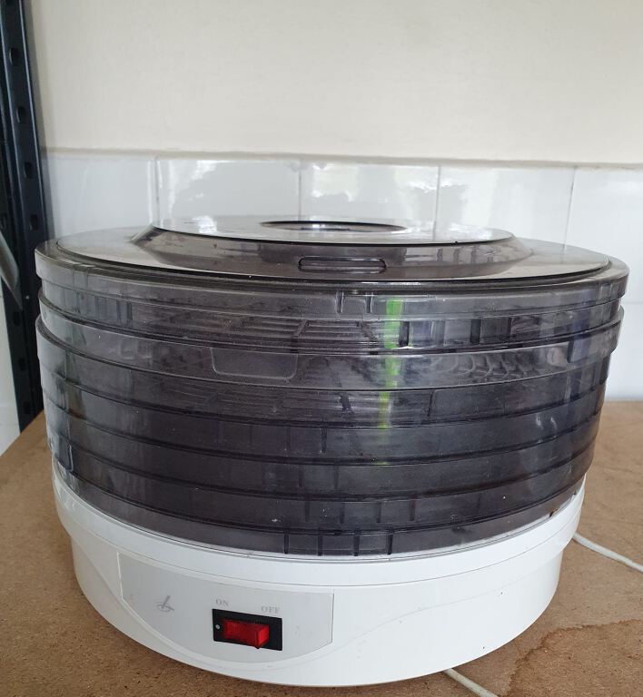 Food dehydrator