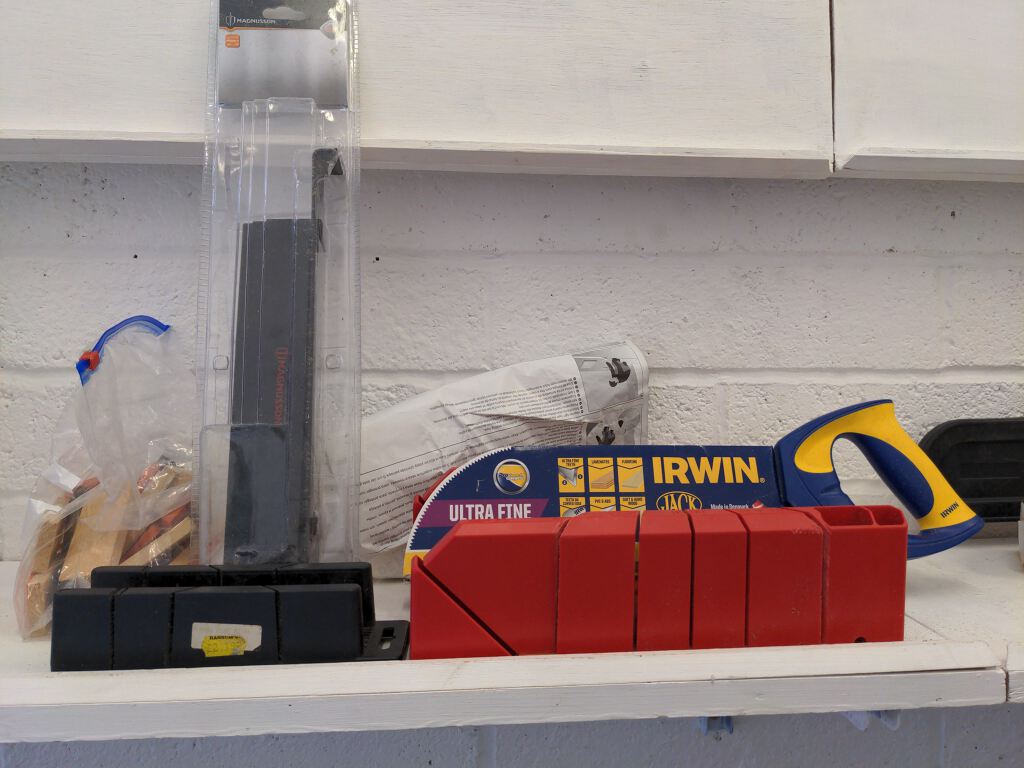 Set of flooring tools