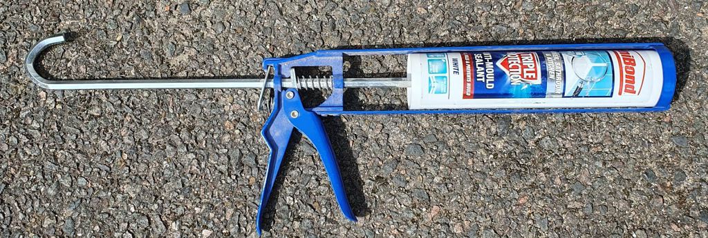 Caulking / sealant gun