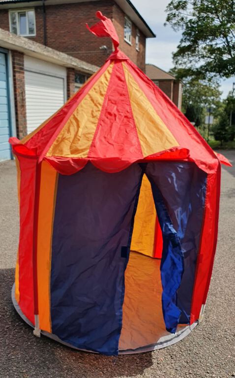 Circus play tent