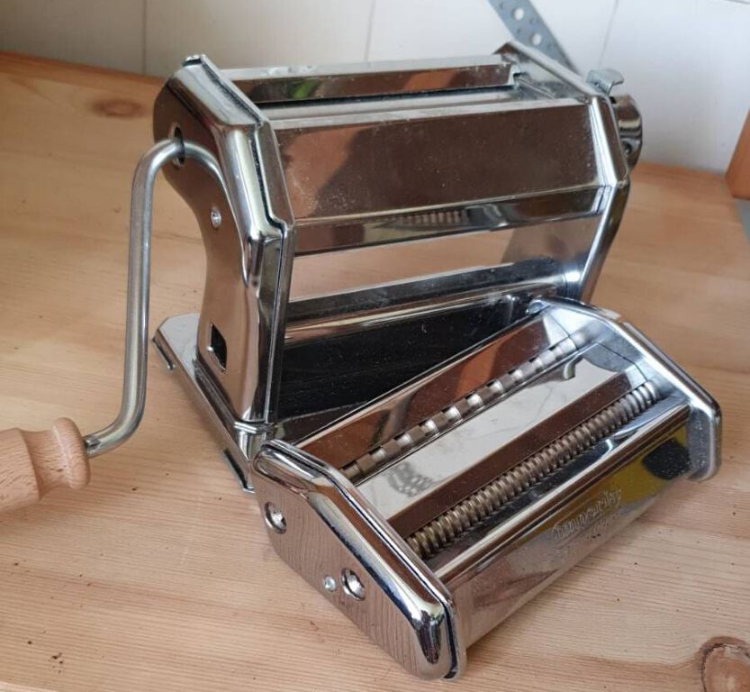 Pasta machine