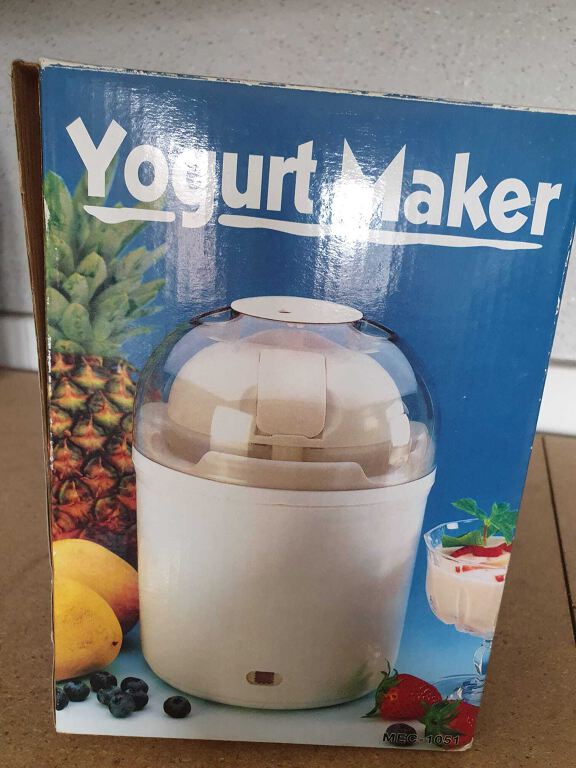 Yoghurt maker