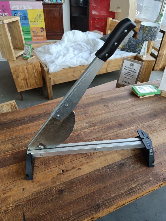 Laminate Cutter plus floor Laying Tools