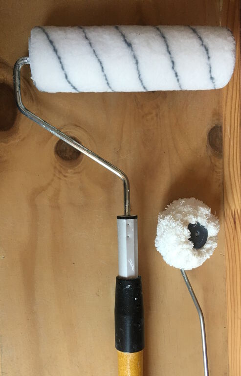 Paint roller kit with extension pole & corner roller