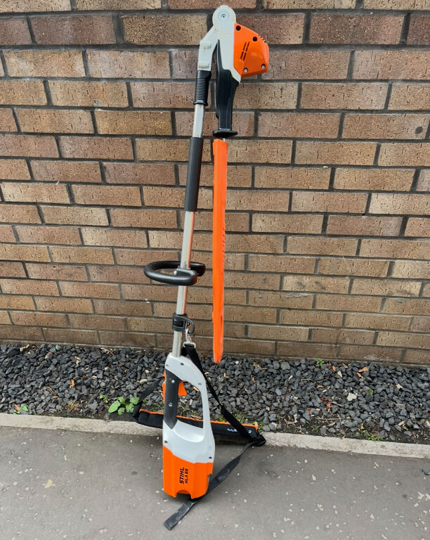 STIHL 36v Cordless Long Reach Hedge Trimmer - BODY ONLY (ETL8894)