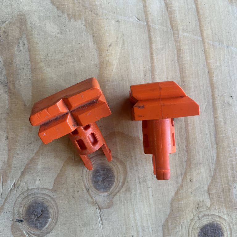 Bench Dogs (ETL2754)