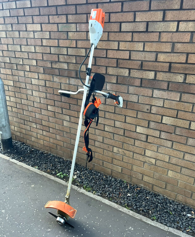 Stihl 36v Cordless Brush Cutter - BODY ONLY (ETL8895)