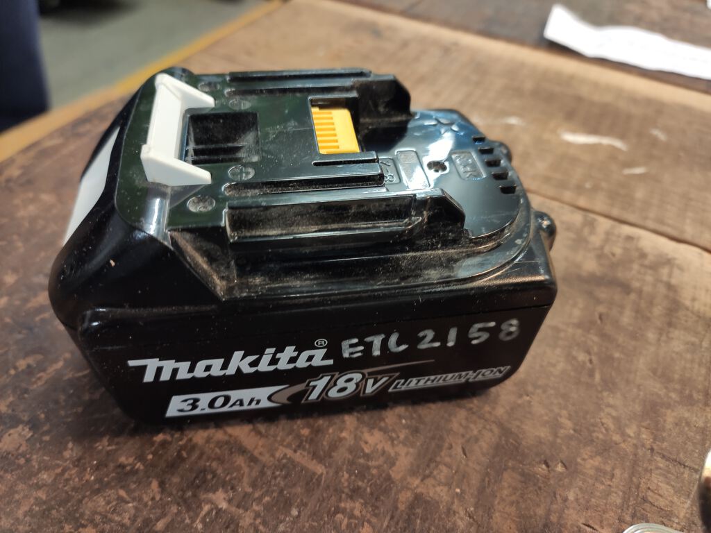 Makita 18V Battery (ETL2158)