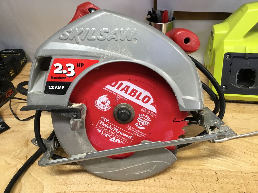 ToolBox Project Skilsaw brand 7.25" blade circular saw