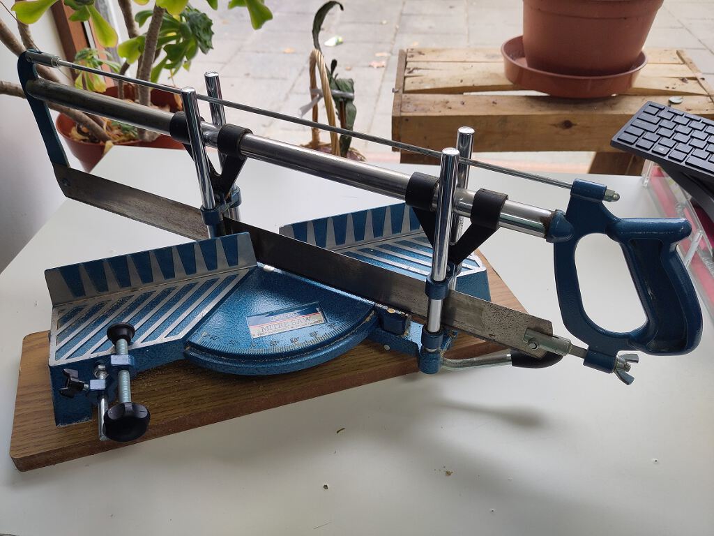 Mitre saw