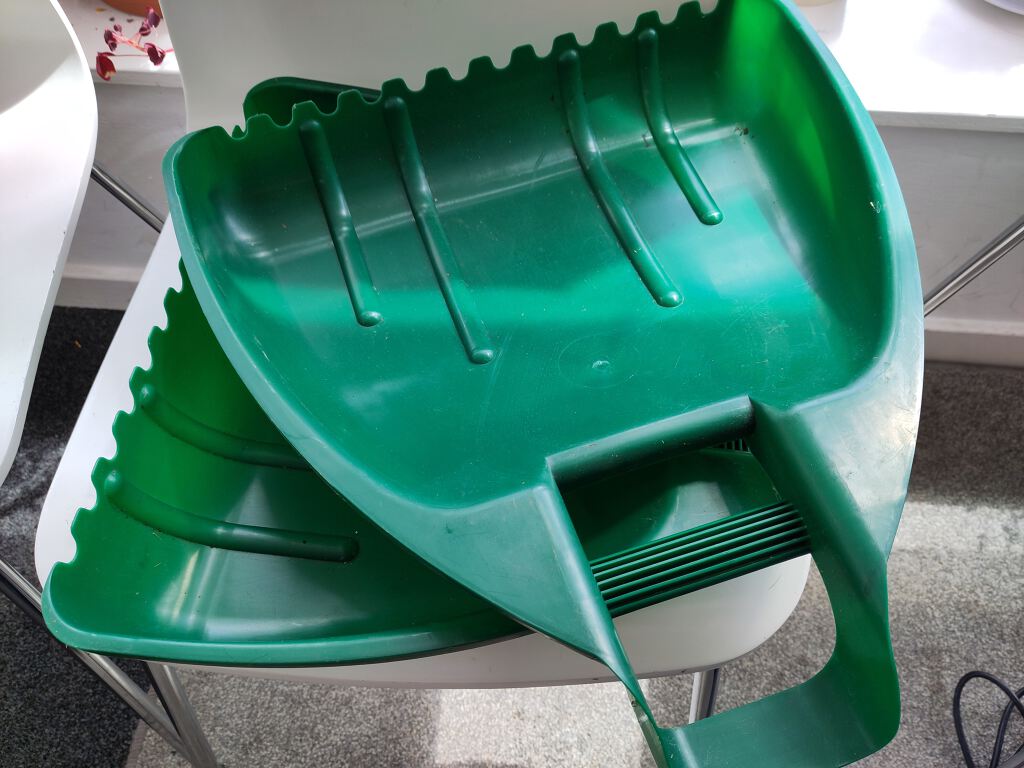 Leaf grabbers (pair)