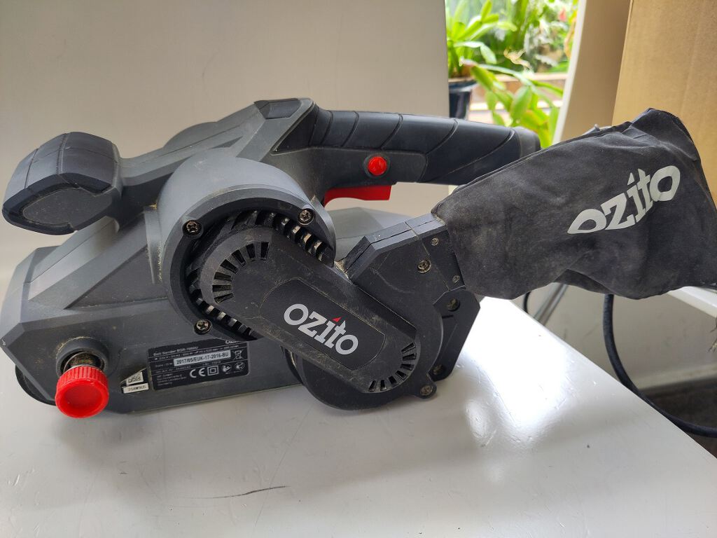 Belt sander (800W)