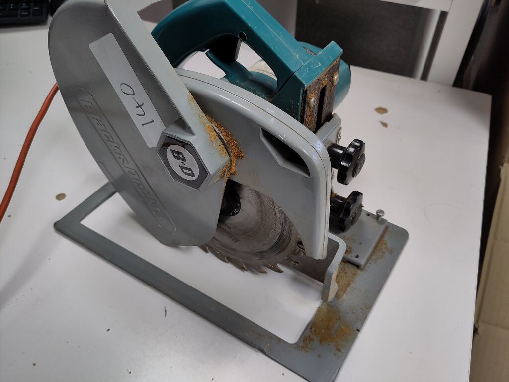 Circular saw (1050W)