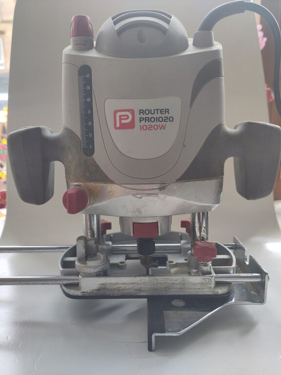 Plunge Router (1020W)