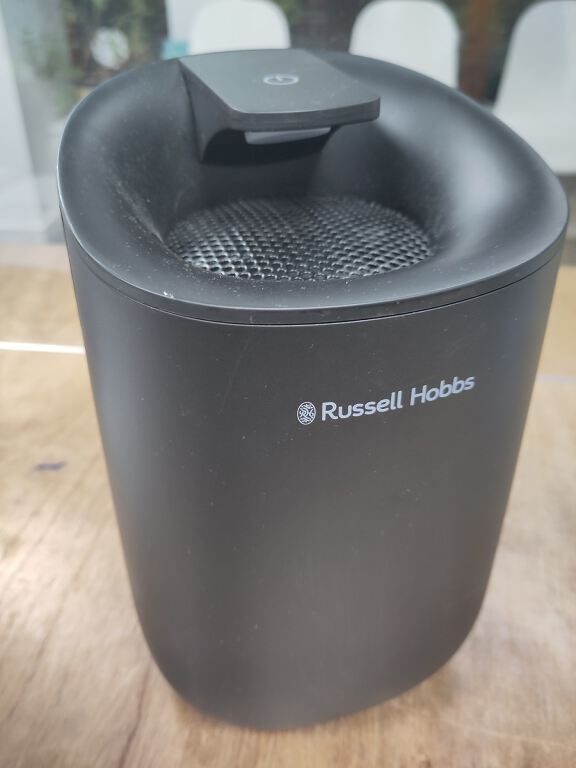 Compact dehumidifier