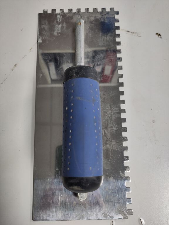 Notched trowel 6mm