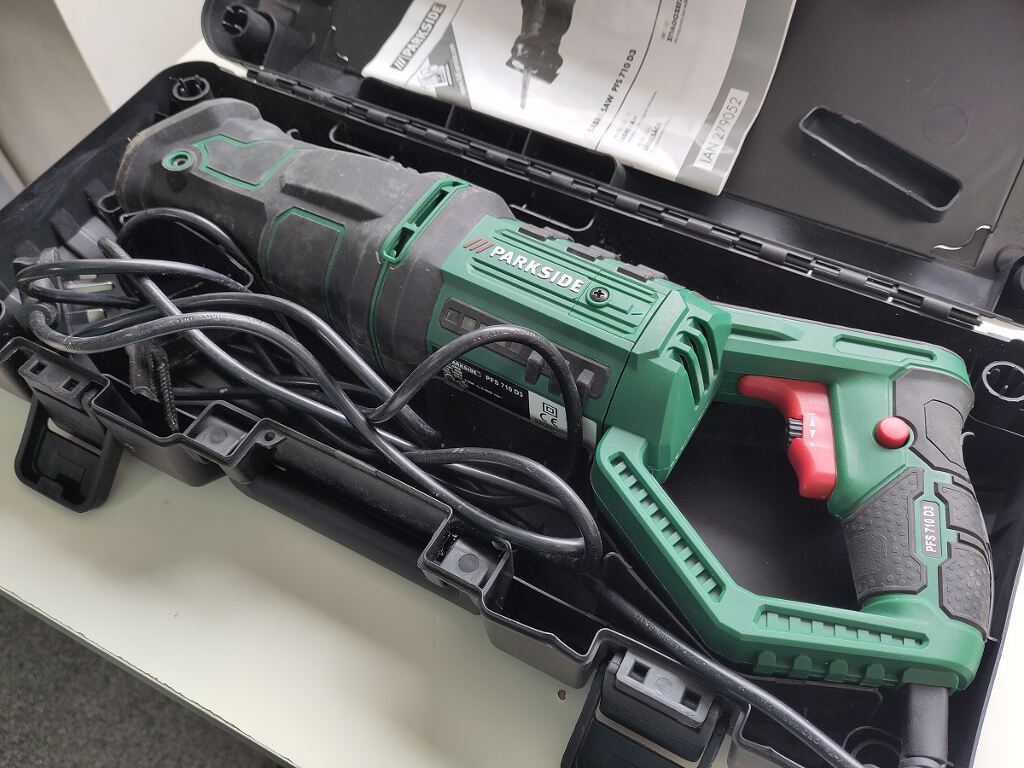 Reciprocating saw 3 (Sabre saw)