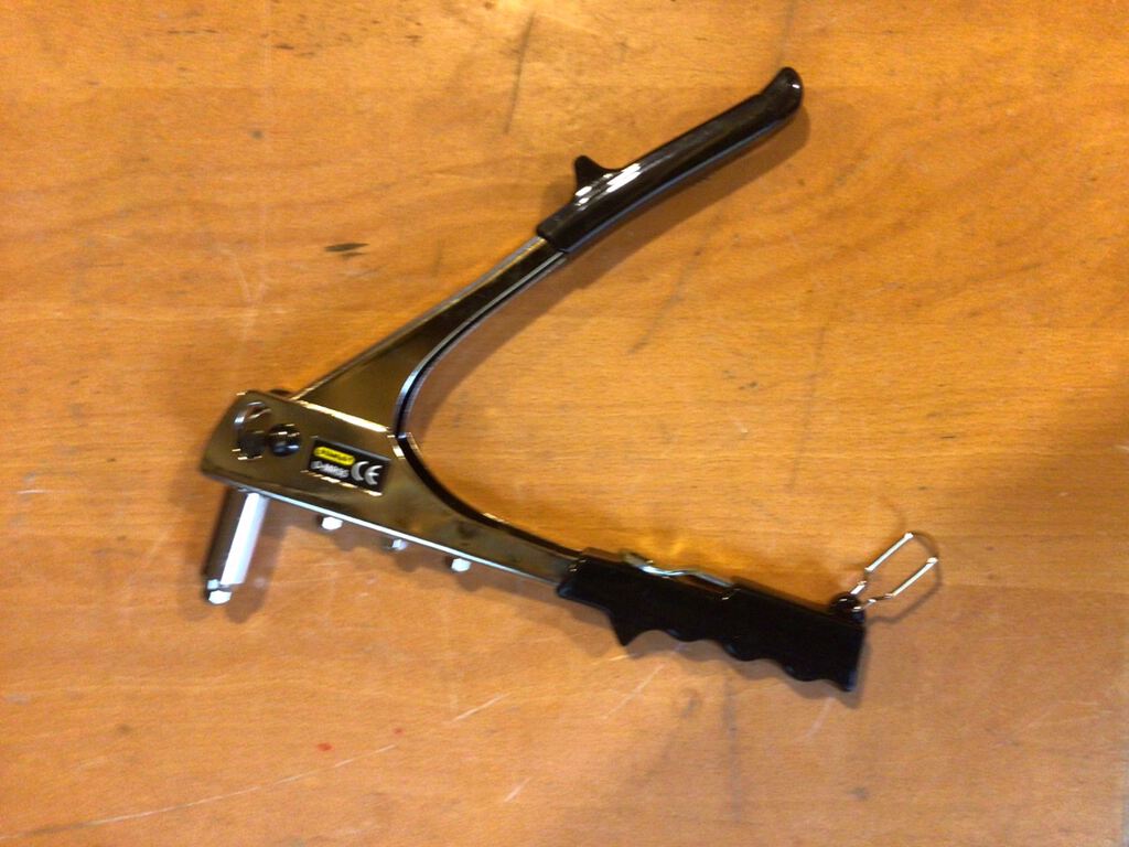 Hand riveter (A-127)