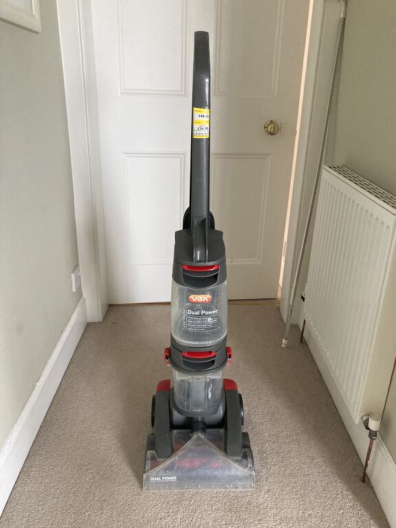 Carpet cleaner (B-704)