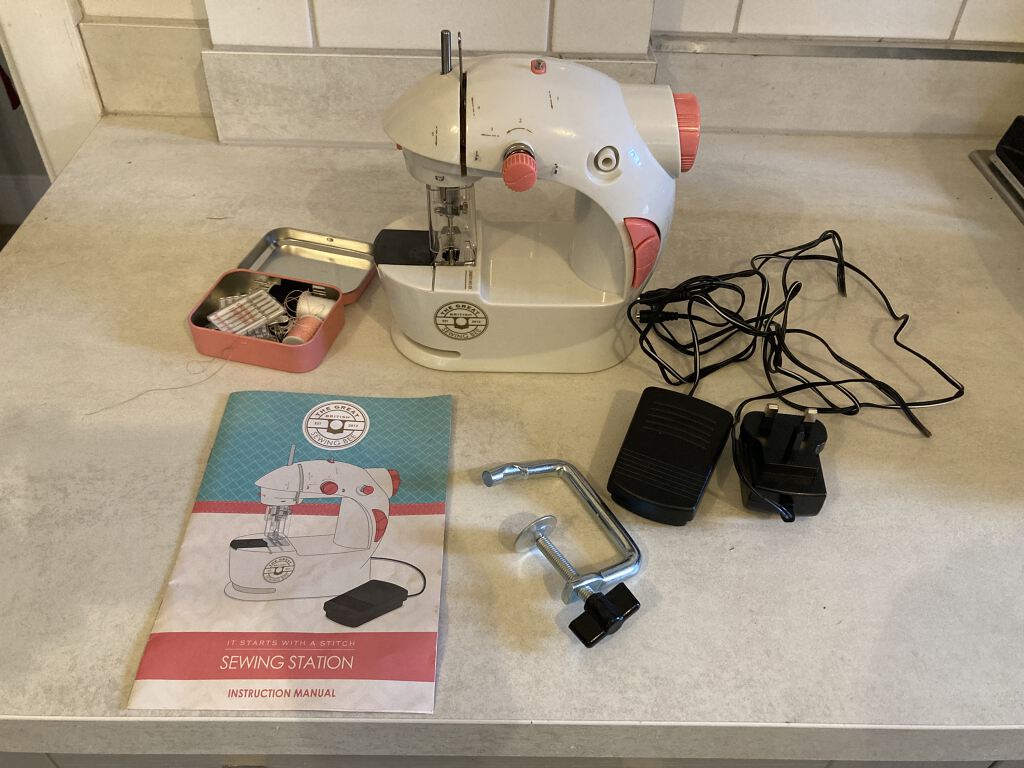 Small (starter) sewing machine (B-232)