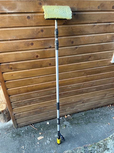 Long pole window brush (C-356)
