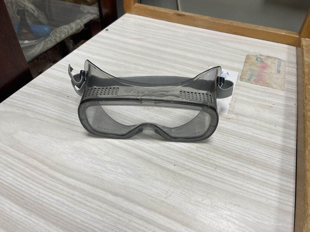 Protective eyewear / safety goggles (A-52A)