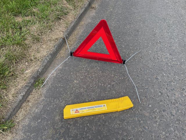 Warning triangle (B-185)