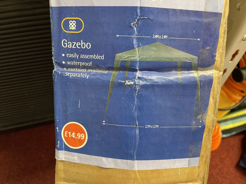 Small gazebo (2.7x2.7m) (C-407)