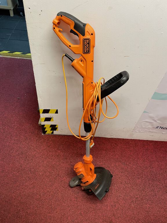 Grass strimmer (B&D) (C-302)