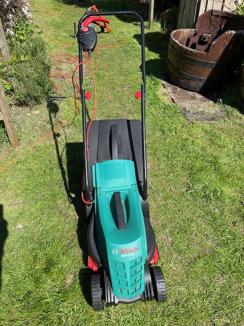 Electric lawn mower (C-310A)