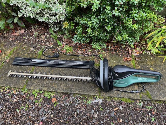 Hedge trimmer (C-308)