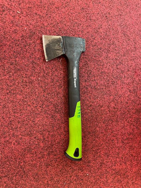 Hand axe (A-139B)