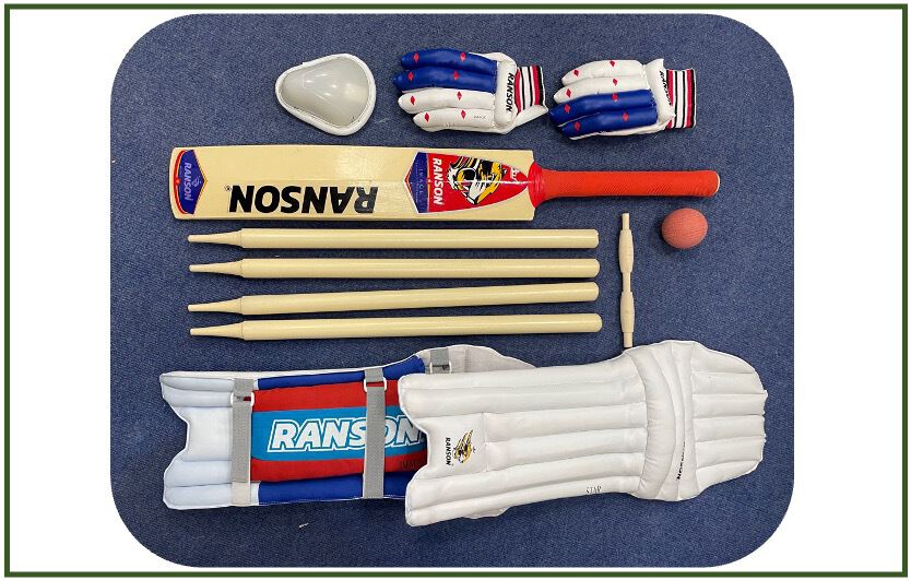 Cricket Set (Junior, Size 6)