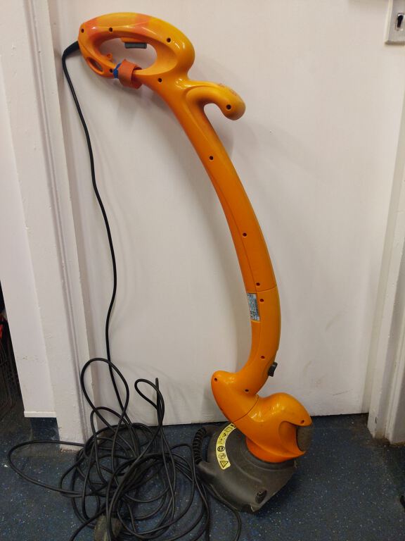 Strimmer / String Trimmer