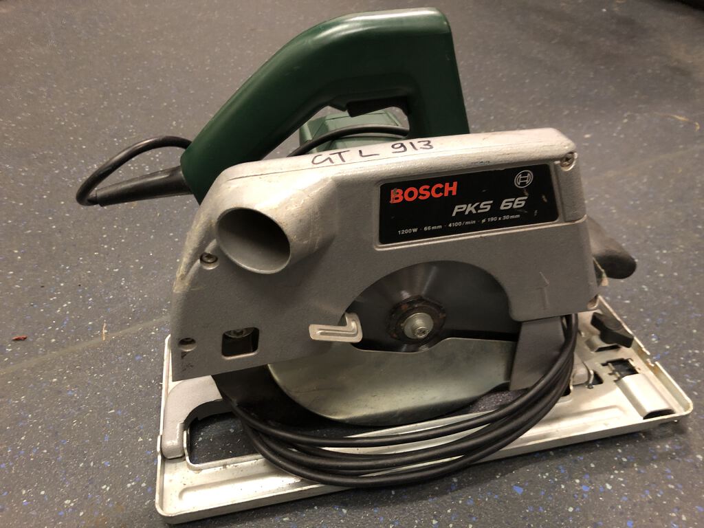 1200 W Circular Saw - Medium Cut
