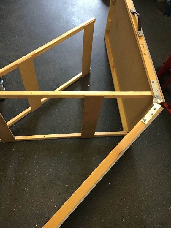 Folding pasting table