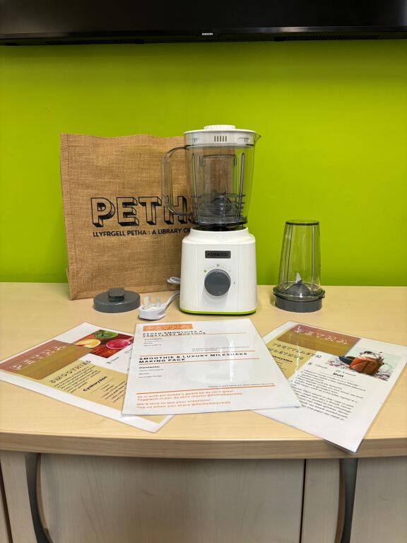 Creu Ysgytlaeth moethus a smoothies // Make your own Luxury Milkshakes & Smoothies - Pecynnau Petha // Petha Packs
